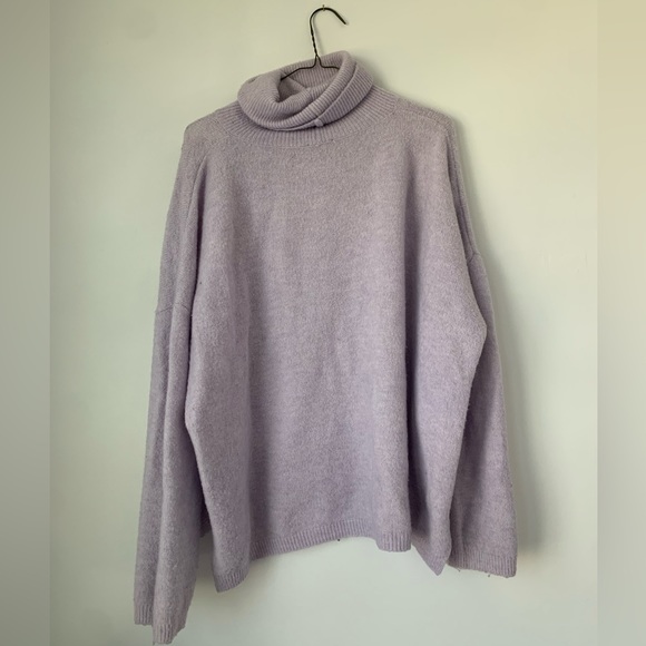 Splendid turtle neck sweater, Size L - Picture 2 of 2